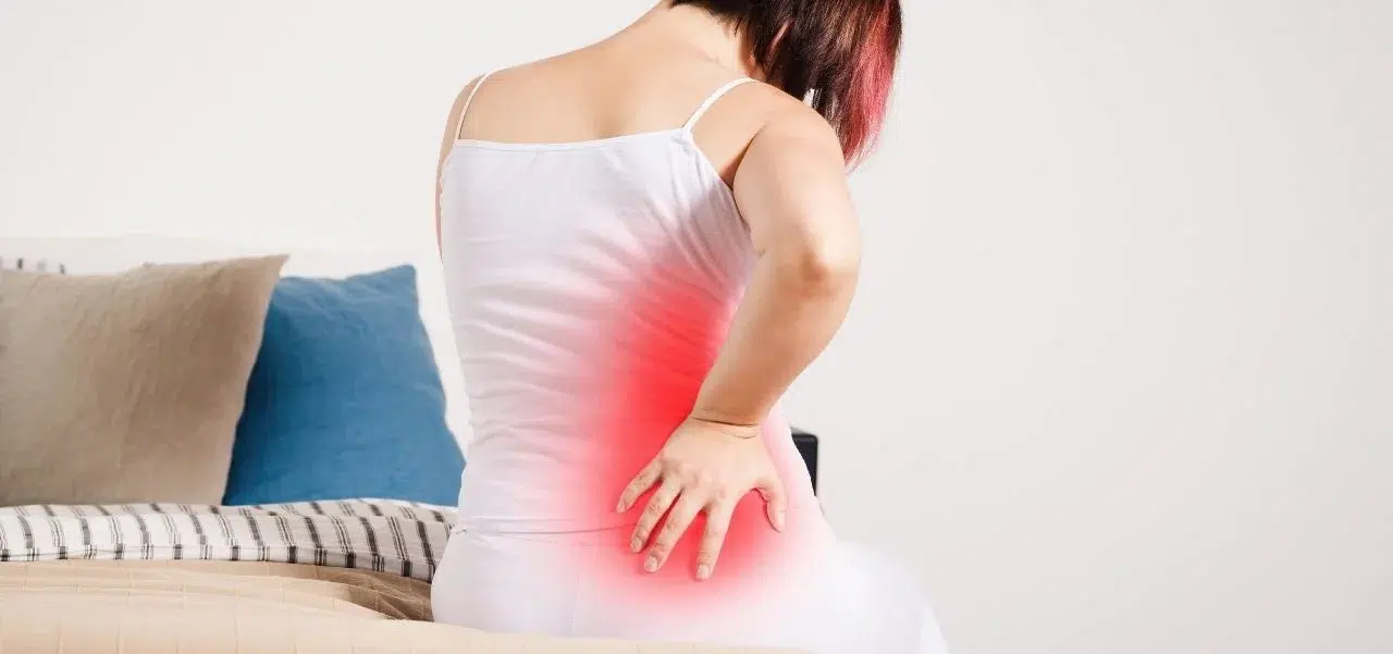 como solucionar el dolor de espalda al dormir